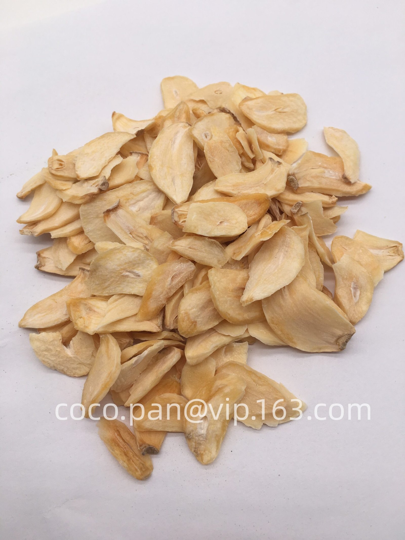 Dried garlic flake without skin - Image 2
